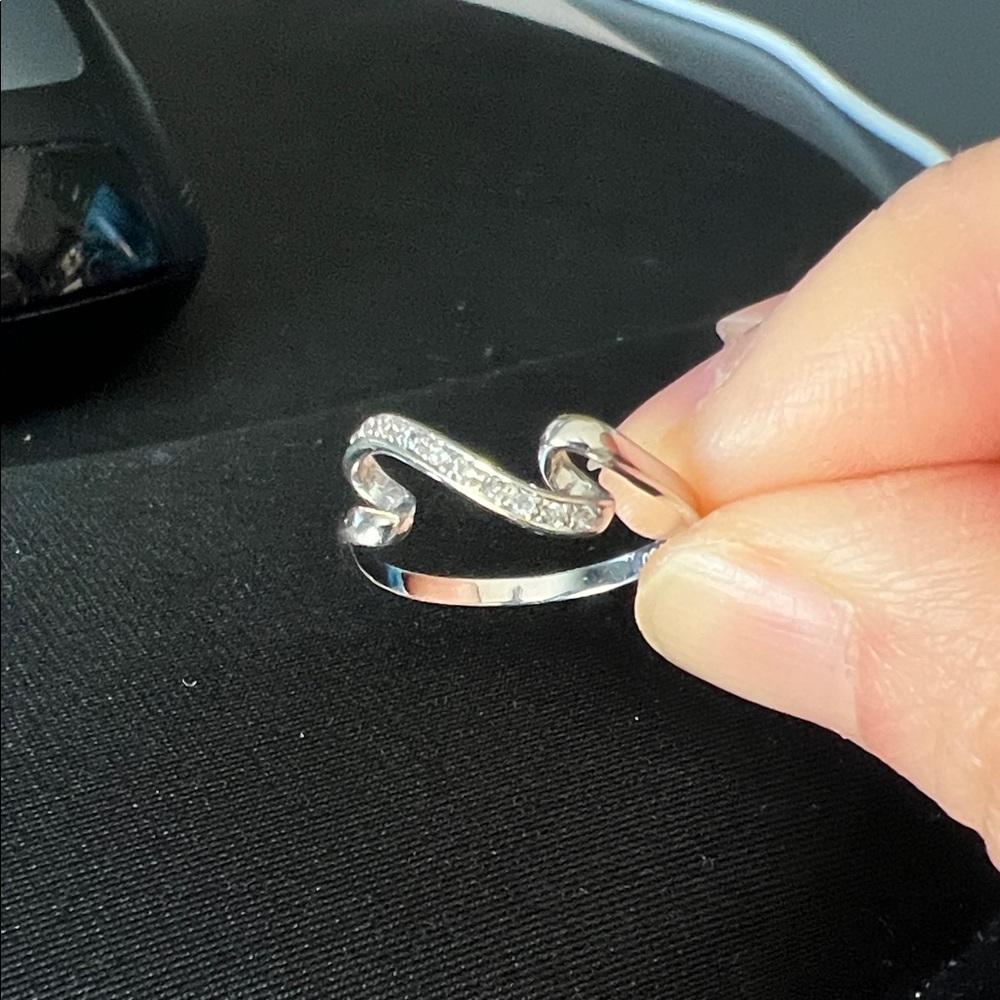 18k solid 3D ribbon Ring - Picture 1 of 5